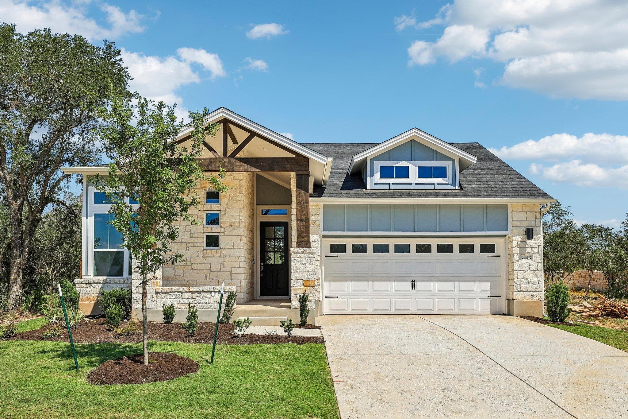 443 San Saba Dr