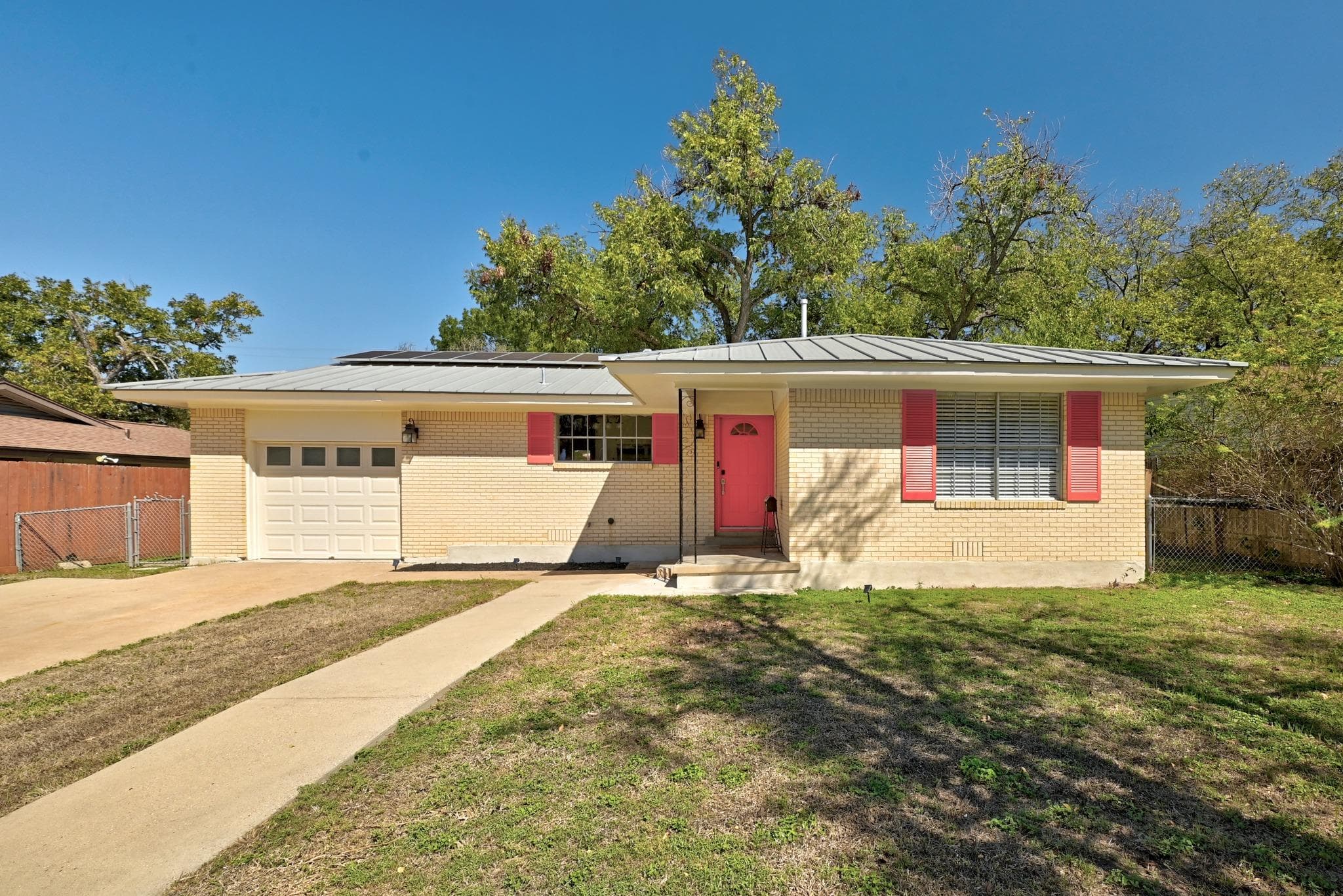 2104 Lanier Dr
