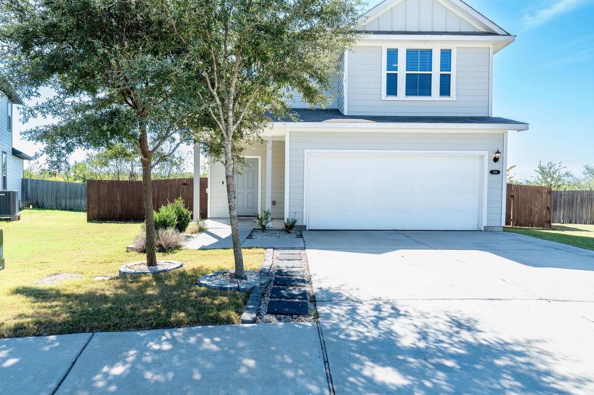 236 Blue Agate Ct