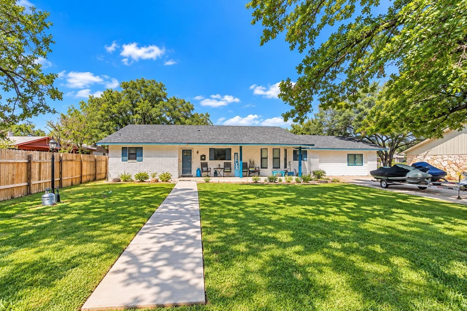 724 S Chaparral None