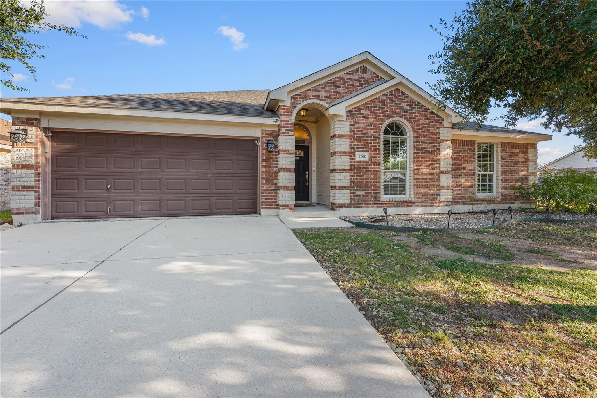 1365 Woodlands Dr