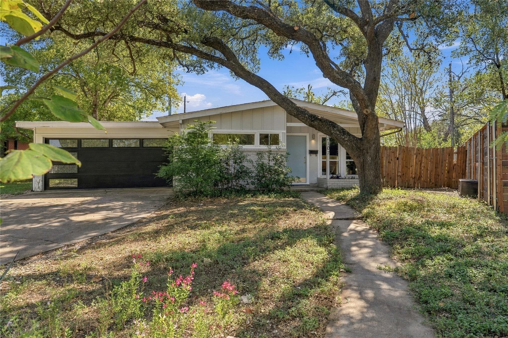 2107 Benwick Cir