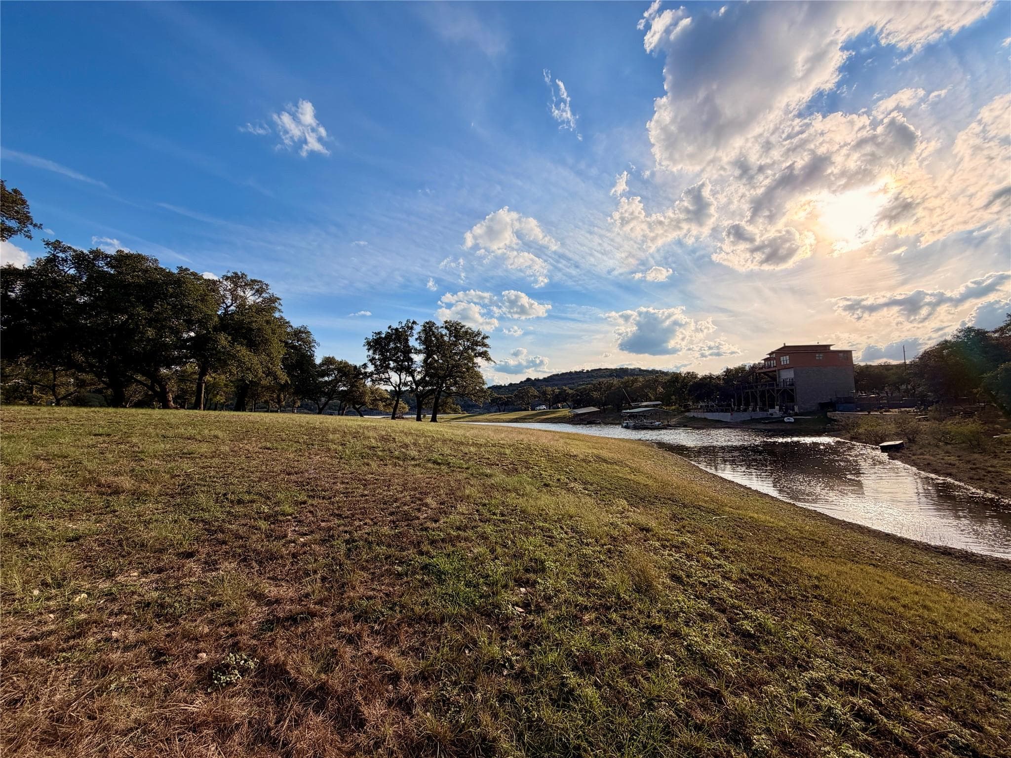 1304 Gold Ln