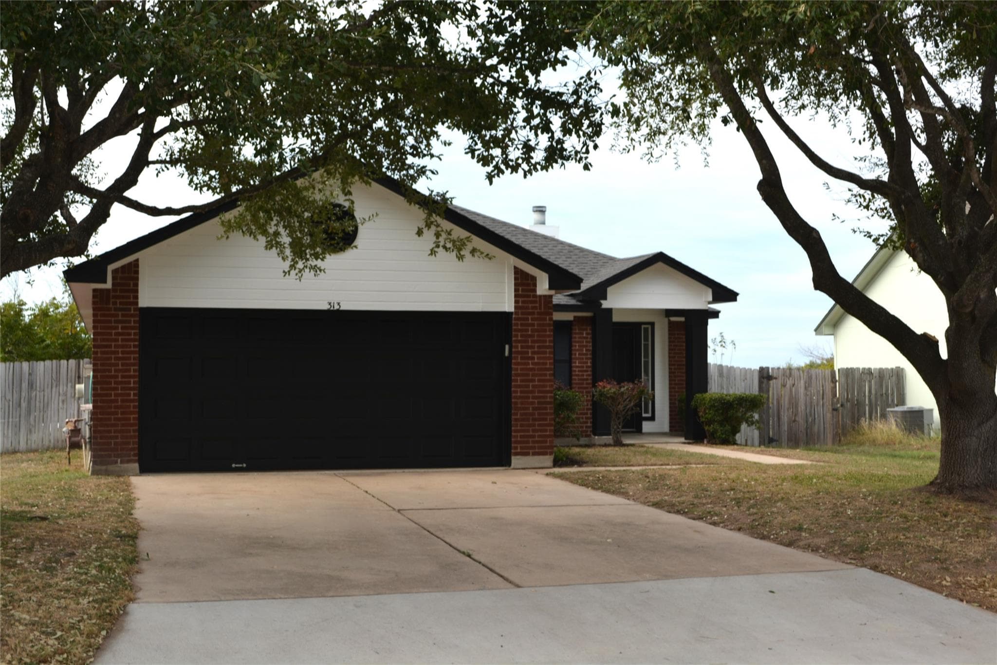 313 ESTATE Dr