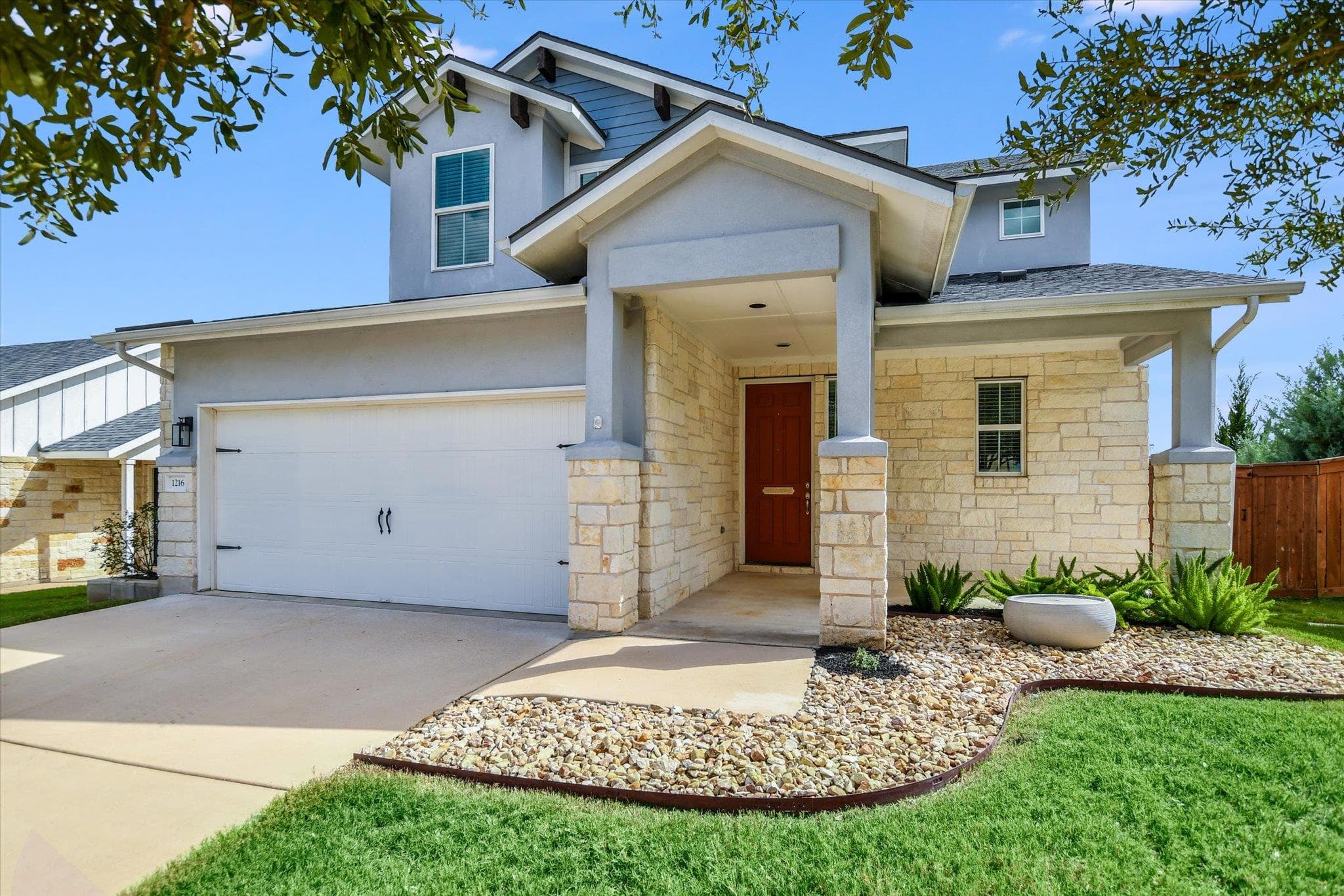 1216 Low Branch Ln